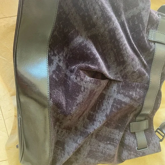 Burberry Rare Oversized Hobo Bag - Picture 15 of 16